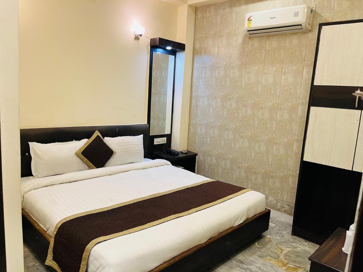Hotel Raj Vilas Udaipur Esterno foto